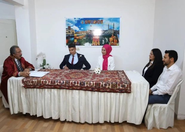 Belediye Başkanımız Genç Çiftin Nikahını Kıydı