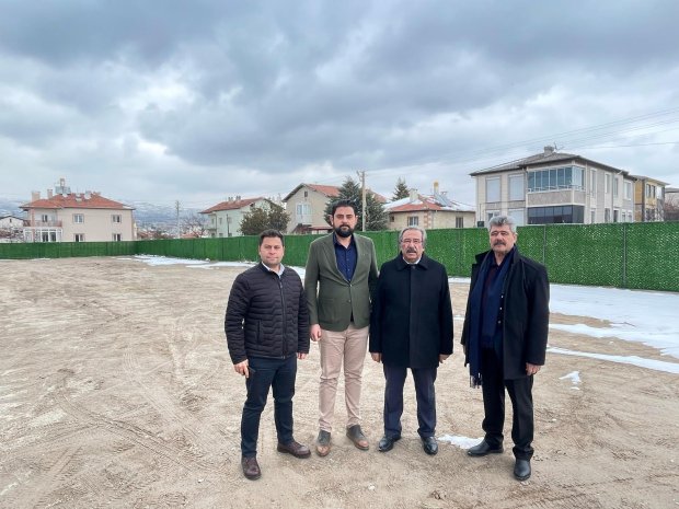 Belediye Başkanımız Sayın Mustafa Kenan Sarıtaş, Belediyemize ait olan ve işletmeciliğini Sayın Armağan Sayan'ın yaptığı halı sahamızı ziyaret etti.