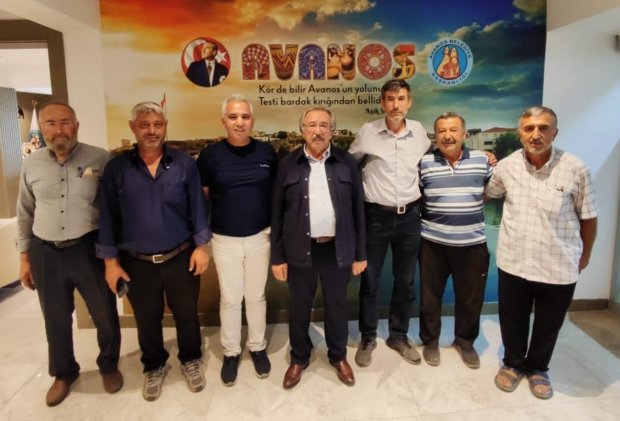 Belediye Başkanımız Mustafa Kenan Sarıtaş'ı ziyarete gelen hemşehrilerimize nazik ziyaretleri için teşekkür ederiz.