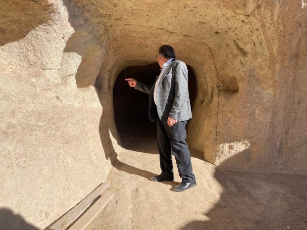 Belediye Başkanımız Sn. Mustafa Kenan Sarıtaş, Köybağı Kaya Oyma Yerleşim Alanında İncelemelerde Bulundu
