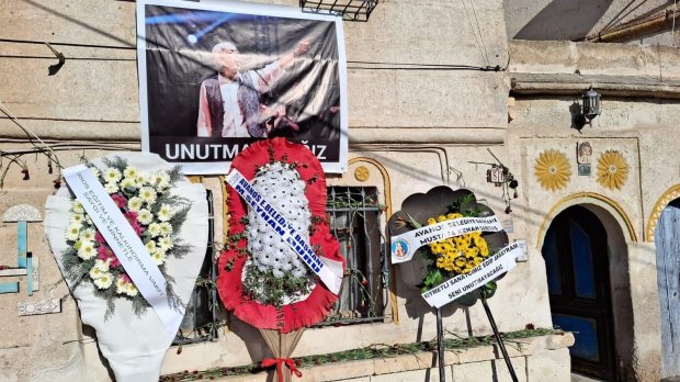 Haber programcısı Serhan Asker’in sunduğu “Görkemli Hatıralar” programı, Edip Akbayram anısına Avanos'tan yayın yaparak, izleyicilerle buluştu.