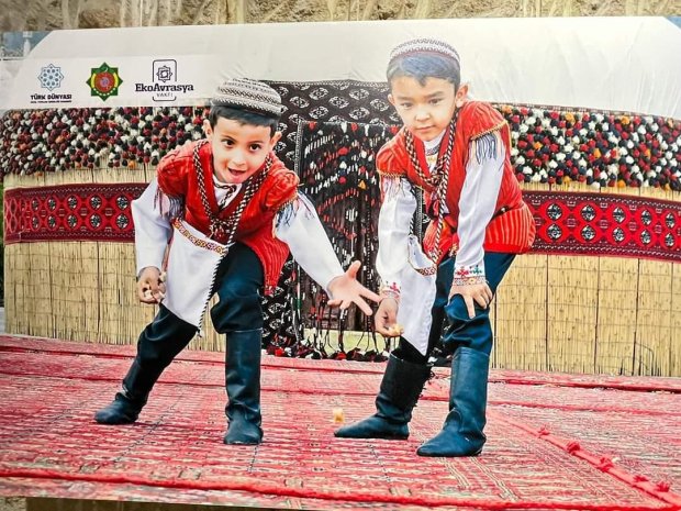 Belediye Başkanımız Mustafa Kenan Sarıtaş, Avanos Kaymakamı Osman Bilici'ninde katıldığı Güray Müzede düzenlenen Türkmenistan kültürünü anlatan resim sergisine katıldı.