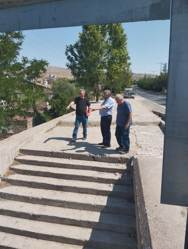Çevre Yolu Köprüsü'nden Kızılırmak Kenarına Bağlantı Sağlayacak Yürüyüş Yolu ve Merdiven Çalışmaları Devam Ediyor
