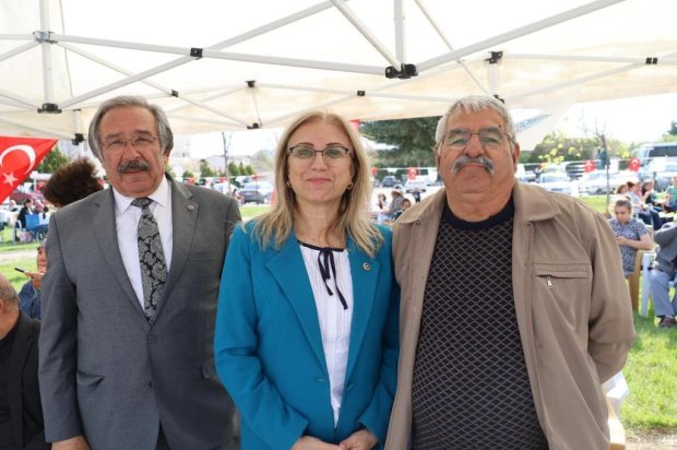 Hıdırellez Şenliği, belediyemizin organizasyonuyla yoğun ilgi ve katılımla coşkulu bir şekilde gerçekleştirildi.