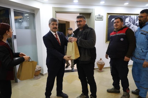 BELEDİYEMİZDE BAYRAM SEVİNCİ PAYLAŞILDI