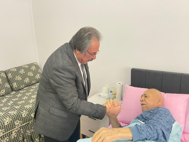 BELEDİYE BAŞKANIMIZDAN SAYIN ALİ ÖZKAN'A GEÇMİŞ OLSUN ZİYARETİ