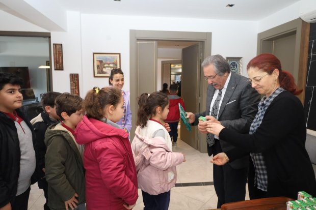 Alaeddin İlköğretim Okulu öğrencileri, Belediye Başkanımız Sn. Mustafa Kenan Sarıtaş’ı ziyaret ettiler.