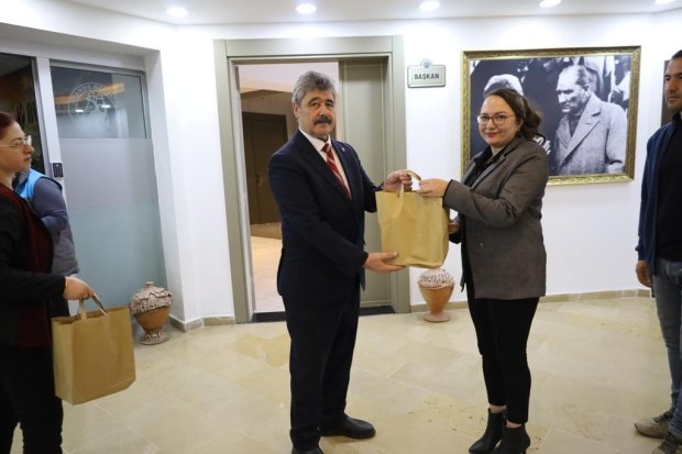 BELEDİYEMİZDE BAYRAM SEVİNCİ PAYLAŞILDI