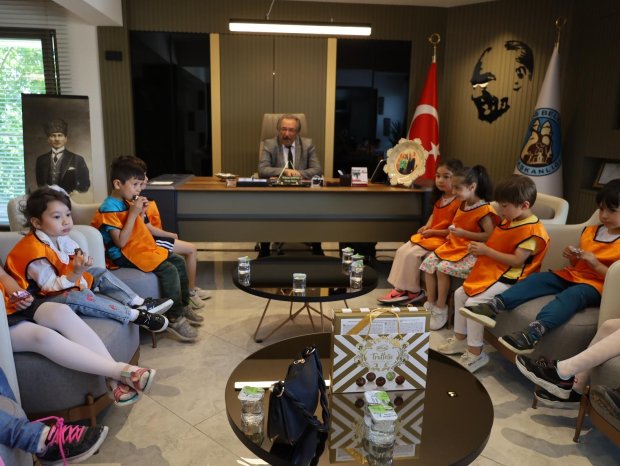 Kapadokya Anaokulu Öğrencileri Belediye Başkanımız Sn. Mustafa Kenan Sarıtaş’ı Ziyaret Etti