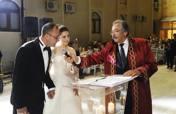 Belediye Başkanımız Mustafa Kenan Sarıtaş, İlk Nikâhını Kıydı.