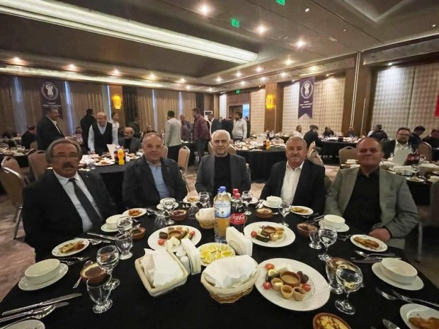 Belediye Başkanımız Sn. Mustafa Kenan Sarıtaş, Esnaf ve Sanatkarlar Odalar Birliği tarafından düzenlenen iftar programına katıldı.