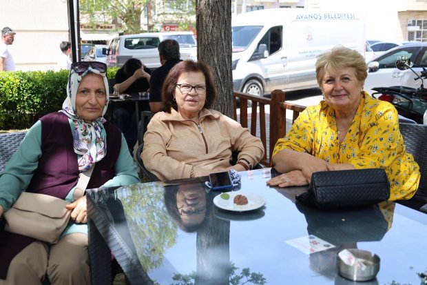 ANNELER GÜNÜ’NE ÖZEL MÜZİK DİNLETİSİ VE CANLI MÜZİK ETKİNLİĞİ YOĞUN KATILIMLA GERÇEKLEŞTİRİLDİ
