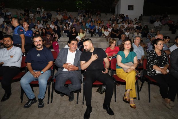 Avanos Amatör Türk Sanat Müziği Korosu Birbirinden Güzel Eserlerle Gönülleri Mest Etti