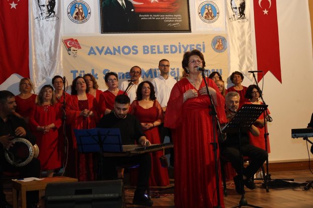 TÜRK SANAT MÜZİĞİ KOROSU VE ADD AVANOS ŞUBESİ RİTİM GRUBU KONSERİ BÜYÜK BEĞENİ TOPLADI