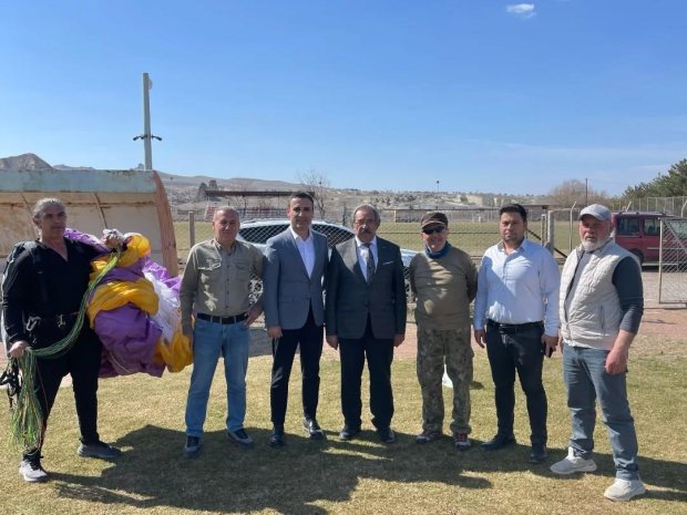 Nevşehir İl Spor ve Gençlik Müdürü Sn. Muhsin Özdemir ve Belediye Başkanımız Sn. Mustafa Kenan Sarıtaş bir araya gelerek, ilçemizde gerçekleştirilmesi planlanan spor yatırımlarıyla ilgili sahada inceleme yaptılar. Yapılan saha çalışmaları ve incelemeler s