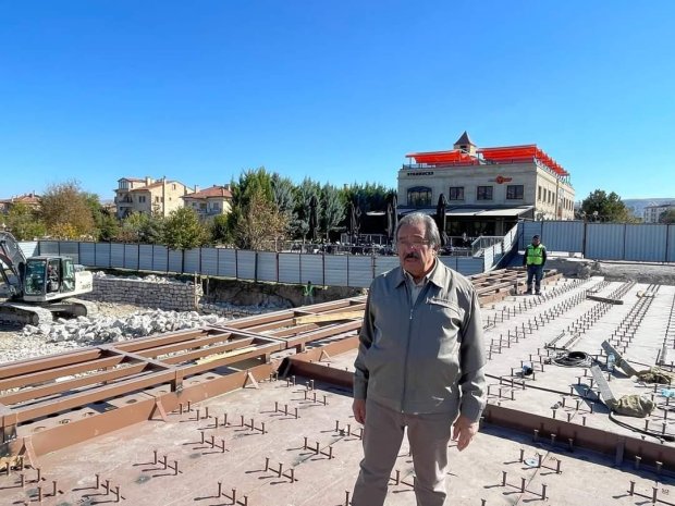 Belediye Başkanımız Mustafa Kenan Sarıtaş, Tarihi Taş Köprü’müzde devam eden tadilat çalışmasını yerinde inceledi.