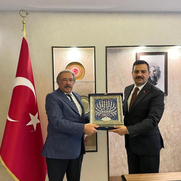 Başkan Sarıtaş, Nevşehir İl Genel Meclis Başkanı Serkan Naci Feralan'ı makamında ziyaret etti.