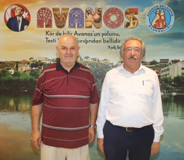 MHP Eski Avanos İlçe Başkanı Muzaffer Finas Belediye Başkanımız Mustafa Kenan Sarıtaş'ı makamında ziyaret etti.