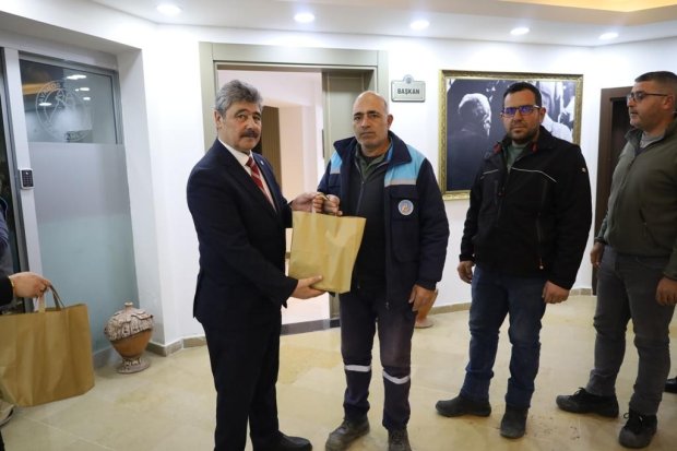 BELEDİYEMİZDE BAYRAM SEVİNCİ PAYLAŞILDI