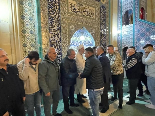Belediye Başkanımız Sayın Mustafa Kenan Sarıtaş, Ramazan Bayramı’nın manevi atmosferini hemşehrilerimizle birlikte yaşayarak bayram namazını Avanos Şehit Şevket Tekin Merkez Camii'nde eda ettikten sonra vatandaşlarımızla bayramlaştı.