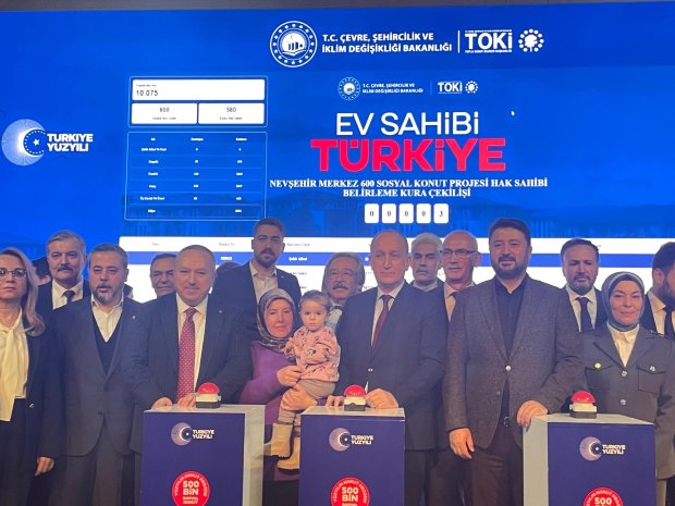 AVANOS 189 TOKİ SOSYAL KONUT KURA ÇEKİMİ YOĞUN KATILIMLA GERÇEKLEŞTİRİLDİ