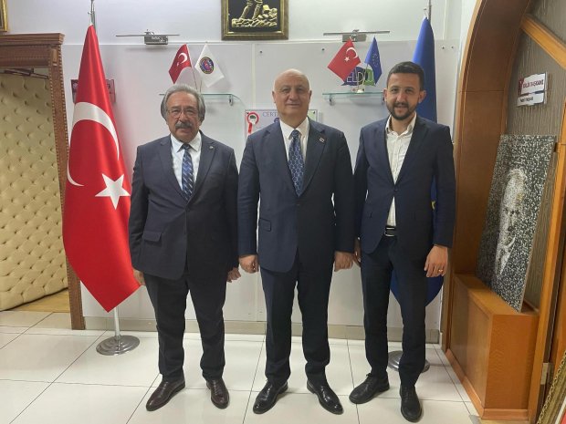 İç Anadolu Belediyeler Birliğinden Avanos'a Bank ve Ayaklı Çöp Kovası Desteği