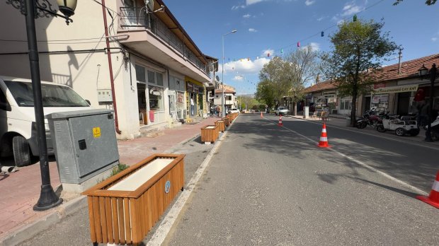 ŞEHİR ESTETİĞİ VE HATALI PARK UYGULAMALARINA YEŞİL DOKUNUŞ, 50 ARAÇLIK YENİ ÜCRETSİZ OTOPARK ALANI HİZMETE SUNULDU