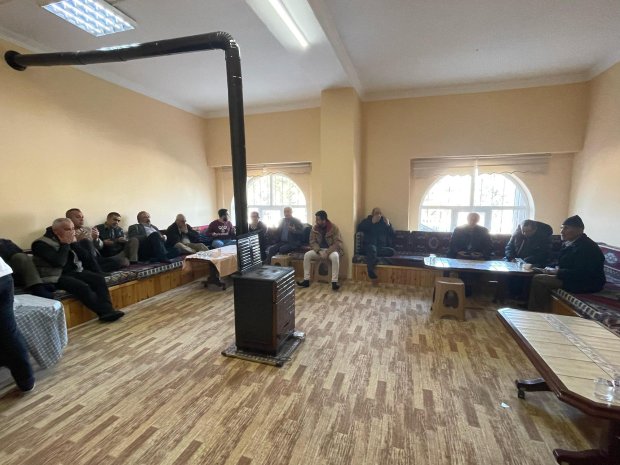 Belediye Başkanımız Sayın Mustafa Kenan Sarıtaş, Topaklı eski muhtarı Sayın Kamelya Atıl'ın teyzesi ve Sayın Tahir Solmaz ile Sayın Süllü Solmaz'ın halasının taziye evine ziyarette bulundu.
