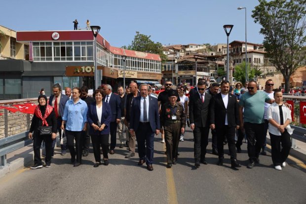 19 Mayıs Atatürk'ü Anma Gençlik ve Spor Bayramı Kutlamaları Bayrak Yürüyüşü ile Başladı