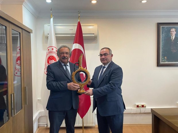 Belediye Başkanımız Sayın Mustafa Kenan Sarıtaş, Kayseri İller Bankası Bölge Müdürü Sayın Osman Baykendi’yi makamında ziyaret etti.