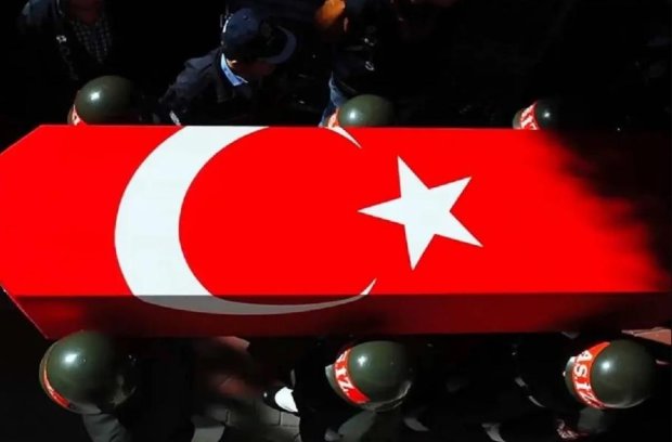 Pençe-Kaplan operasyonu bölgesinde İs.Asb.Üçvş. Ufuk Akıncı, bölücü terör örgütünün açtığı ateş sonucundan şehit olmuştur.