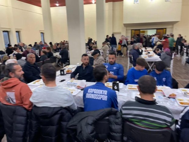 Belediyemizin iftar programları, 7’den 70’e halkımızın tüm kesimlerini bir araya getirerek dayanışma ve kardeşlik duygularını güçlendirmeye devam ediyor.