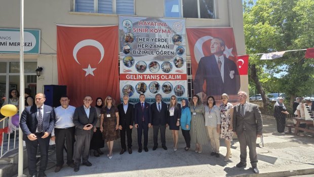 HALK EĞİTİM MÜDÜRLÜĞÜ 2025-2026 ÖĞRETİM YILI SEZON SONU SERGİSİNİN AÇILIŞI GERÇEKLEŞTİRİLDİ