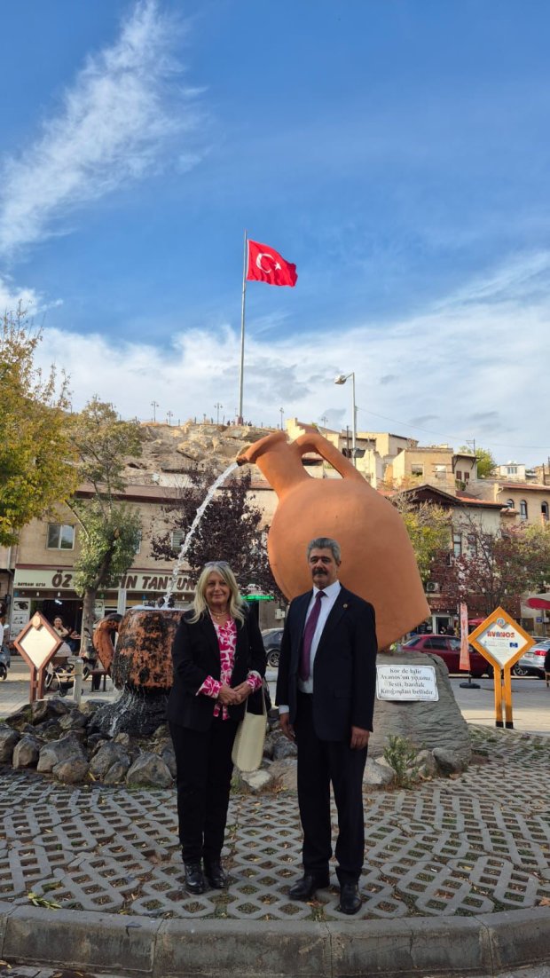 Avrupa Uluslararası Seramik Rotası Direktörü Sayın Benedetta Diamanti, belediyemizi ziyaret etti.