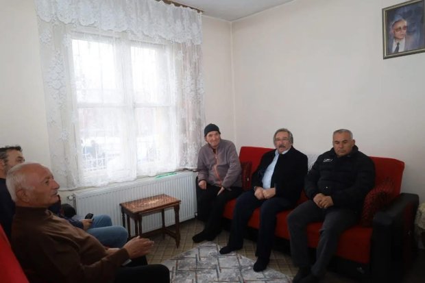TBMM MHP Grup Başkanvekili ve Nevşehir Milletvekilimiz Sn. Prof. Dr. Filiz Kılıç ile Belediye Başkanımız Sn. Mustafa Kenan Sarıtaş ilçemizde geçtiğimiz günlerde vefat eden merhum Yakup Özüberk ve merhume Müzeyyen Küçük’ün ailelerine taziye ziyaretinde bul