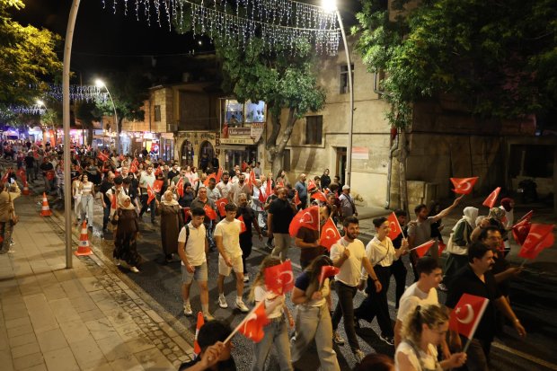15 TEMMUZ DEMOKRASİ VE MİLLÎ BİRLİK GÜNÜ, İLÇEMİZDE BÜYÜK BİR COŞKU VE ANLAM YÜKLÜ BİR PROGRAMLA ANILDI