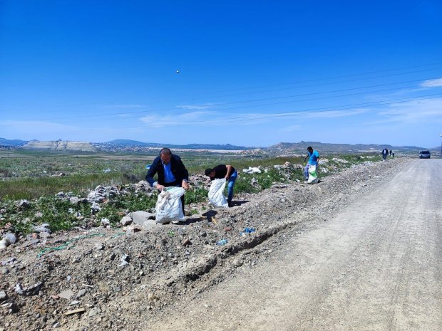 Belediye Başkanımız Hafriyat Alanı Mevkiindeki Saha Temizlik Çalışmalarına İştirak Etti