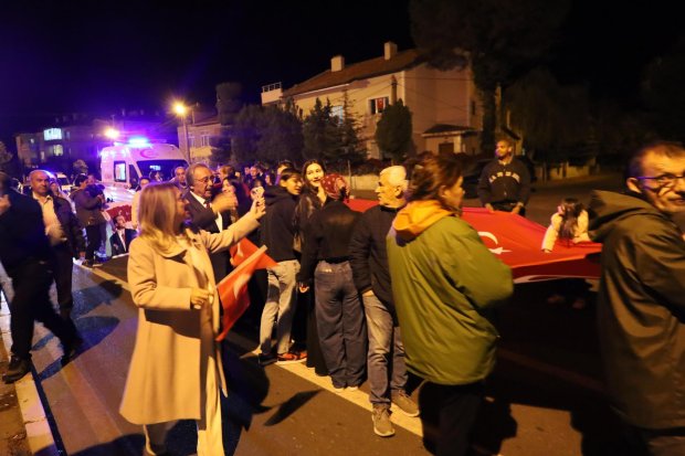29 Ekim Cumhuriyet Bayramı kutlamaları kapsamında, Fener Alayı ve Kortej Yürüyüşü Gerçekleştirildi