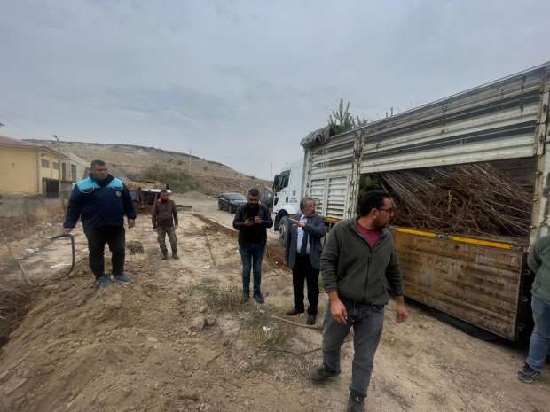 Belediye Başkanımız Sayın Mustafa Kenan Sarıtaş, belediyemize bağlı sanayi iş ocaklarında sürdürülen çalışmaları yerinde inceleyerek denetimlerde bulundu.