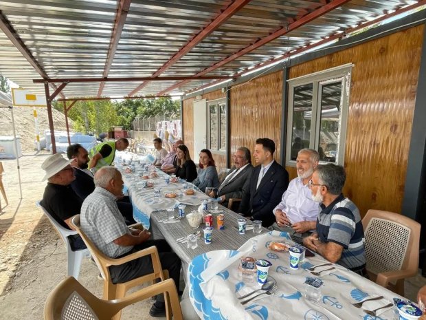 Belediye Başkanımız Mustafa Kenan Sarıtaş, ilçemizin Yeni Hükümet Konağının yapım çalışmalarını yürüten müteahhit firmanın düzenlediği yemeğe katıldı.