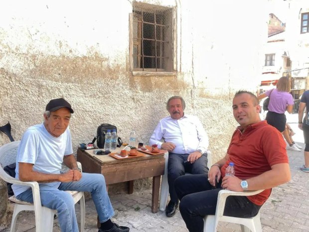 Fahri hemşehrimiz değerli Sanatçımız Edip Akbayram ile keyifli bir sohbet gerçekleştirdik.