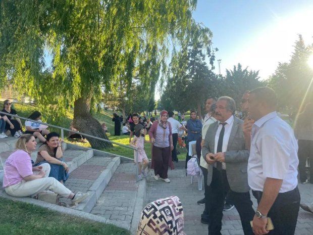 Belediye Başkanımız, Şehit Polis Halil Gün Ortaokulunun Yıl Sonu Etkinliğine Katıldı