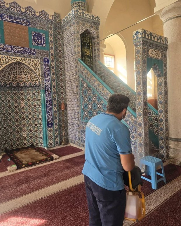 Ramazan Bayramı Öncesinde Camilerimizde Kapsamlı Temizlik Çalışması Yapıldı