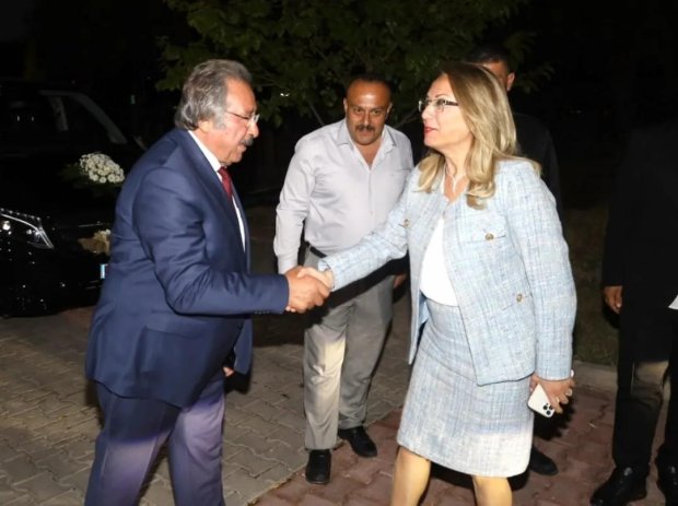 Nevşehir Milletvekilimiz Sn. Prof. Dr. Filiz Kılıç ve Belediye Başkanımızın Mustafa Kenan Sarıtaş, Hüseyin ve İlayda Çiftinin Nikah Şahidi Oldular