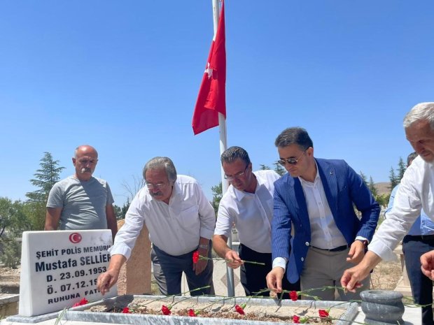 15 Temmuz Demokrasi ve Millî Birlik Günü dolayısıyla ilçemizde şehitlik ziyareti gerçekleştirildi.