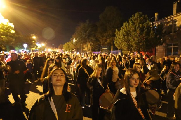 29 Ekim Cumhuriyet Bayramı kutlamaları kapsamında, Fener Alayı ve Kortej Yürüyüşü Gerçekleştirildi