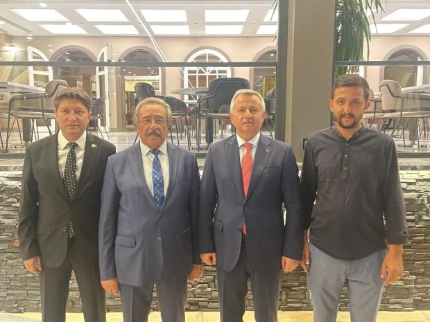 Belediye Başkanımız Mustafa Kenan Sarıtaş MHP Belediye Meclis üyesi Vedat Elma ile birlikte Moldova Nevşehir Fahri Konsolosu Uğurhan Şaşmaz beyin Konsolosluk verilme resepsiyonuna katılım sağladılar.