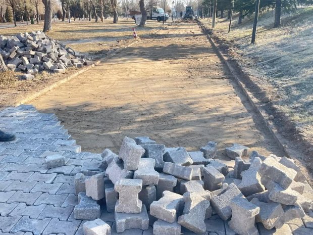 Belediye Başkanımız Sn. Mustafa Kenan Sarıtaş, ilçemiz genelinde belediyemizce yürütülen çalışma alanlarında incelemelerde bulundu.