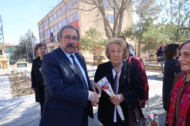 Belediye Başkanımız Sn. Mustafa Kenan Sarıtaş, 8 Mart Dünya Kadınlar Gününde Atatürkçü Düşünce Derneği Avanos Şubesi tarafından düzenlenen törene katıldı.