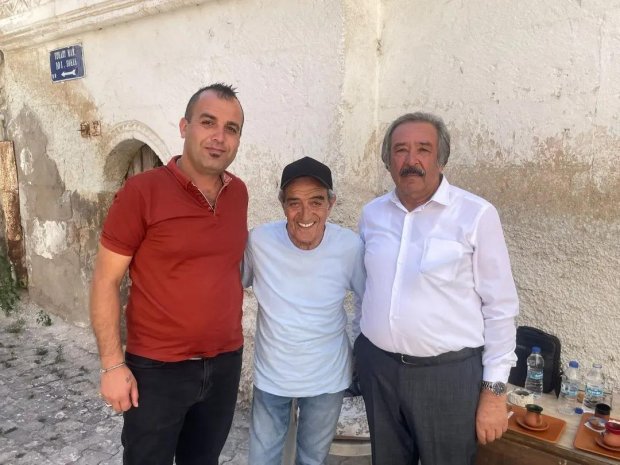 Fahri hemşehrimiz değerli Sanatçımız Edip Akbayram ile keyifli bir sohbet gerçekleştirdik.